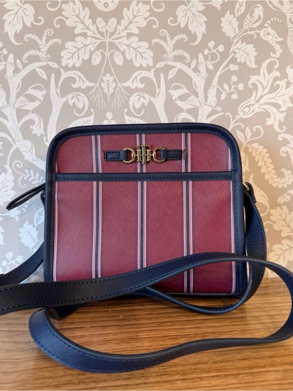 Tommy Hilfiger Signature Stripe Crossbody Bag - Picture 2 of 15